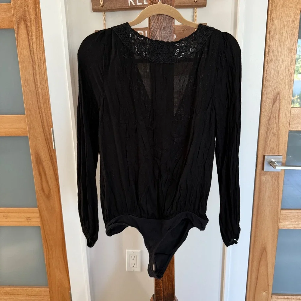 Free People Black Lace Trim Deep V-Neck Long Sleeve Boho Bodysuit Small NWOT
